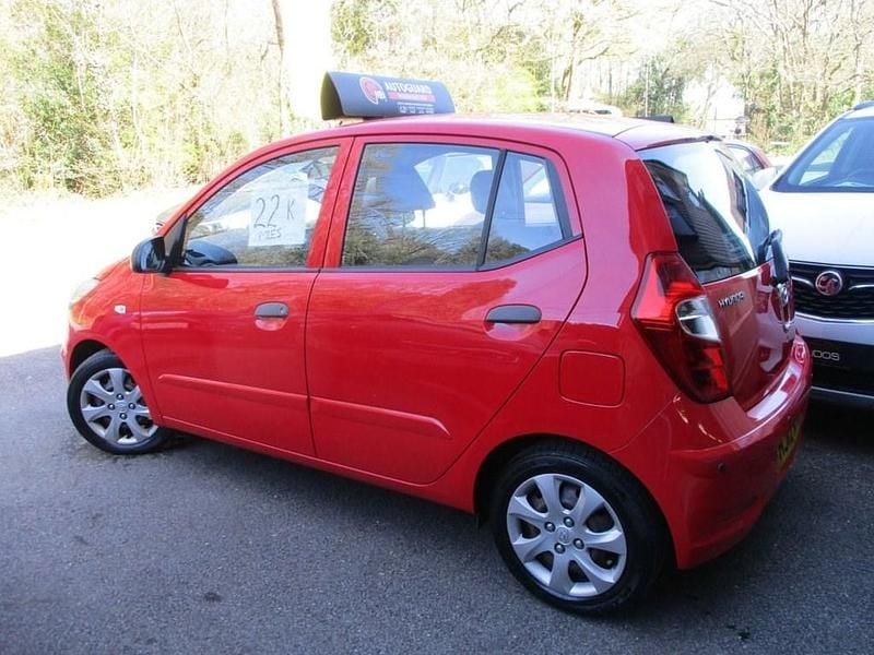 Used Hyundai i10 Classic 85 HP (62 kW) 2012 Red Hatchback