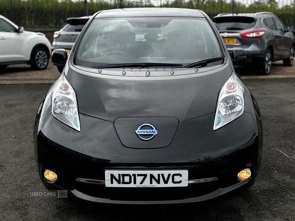Begagnad Nissan Leaf Acenta 80 kW (109 HK) 2017 Svart Halvkombi