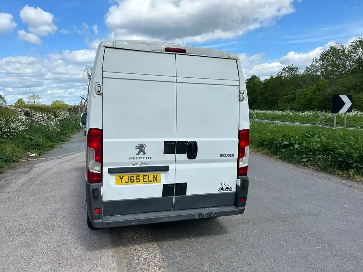 Second-hand Peugeot Boxer 130 CP (95 kW) 2016 Alb Van