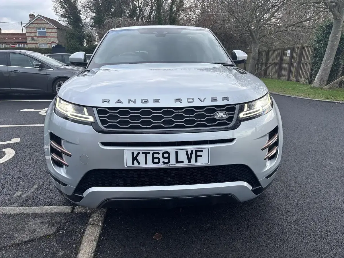 Used Land Rover Range Rover evoque R-Dynamic 180 HP (132 kW) 2019 Silver SUV