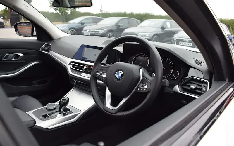Used BMW 330 Sport Line 258 HP (189 kW) 2020 White Sedan