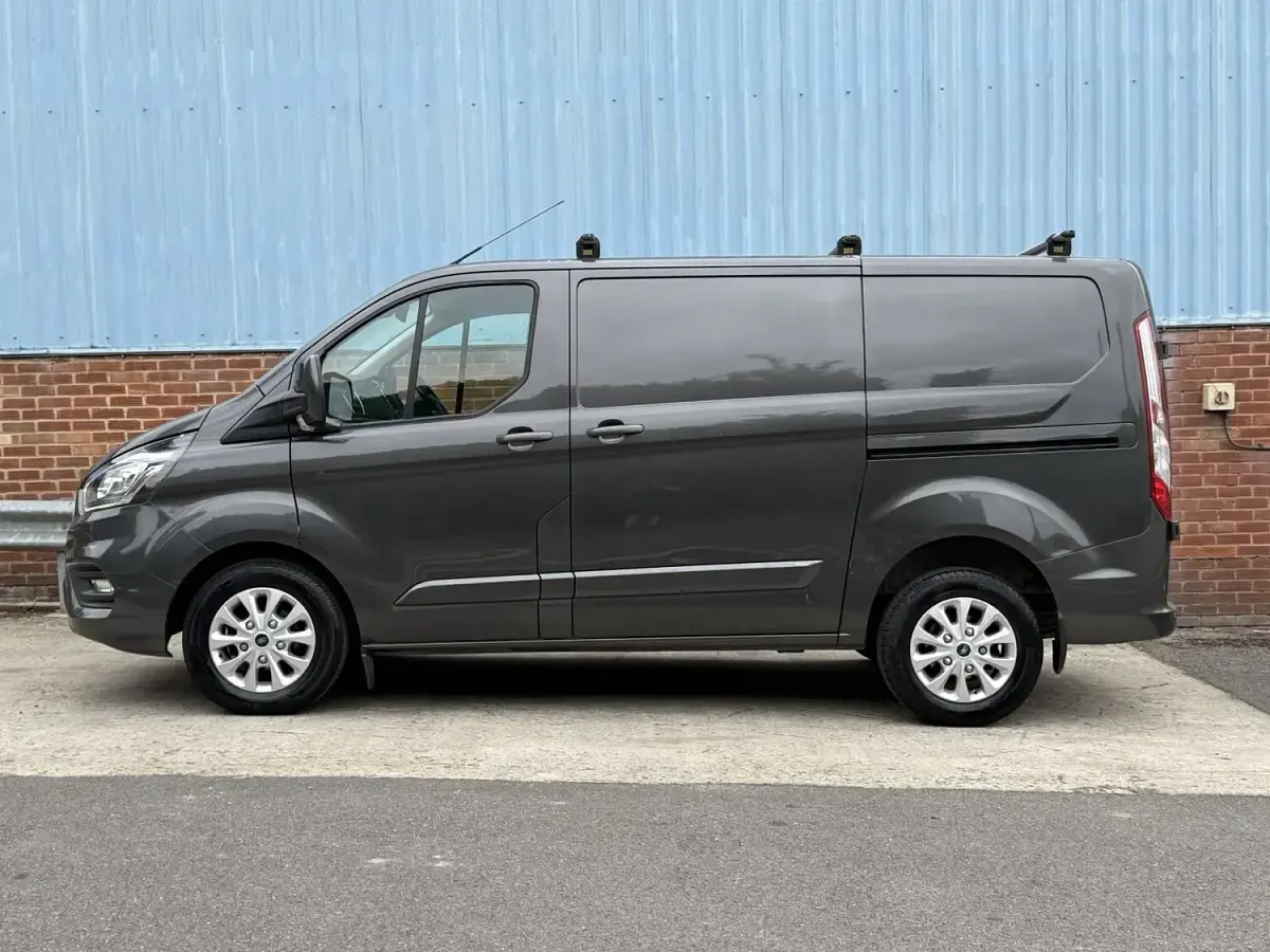 Used Ford Transit Custom Limited 130 HP (95 kW) 2022 Grey Van