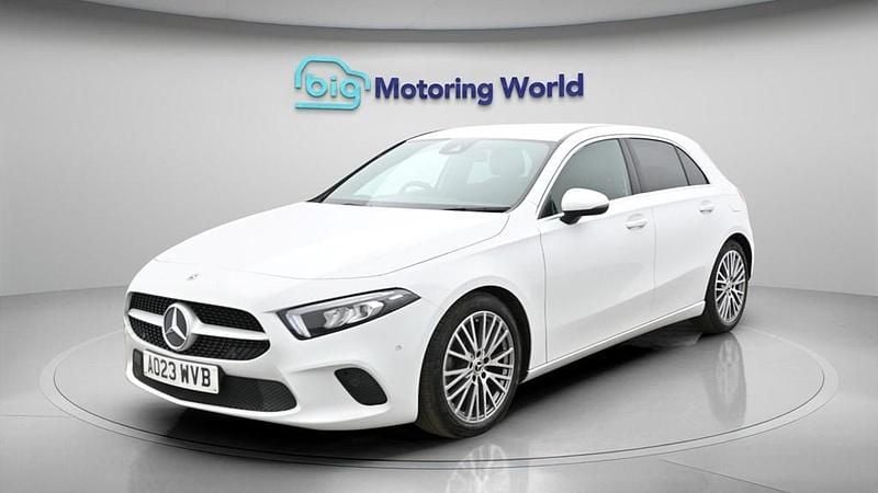 Used Mercedes A180 Executive 136 HP (100 kW) 2023 White Hatchback