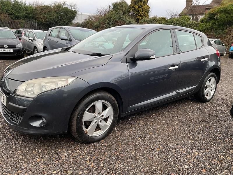 Used Renault Mégane III Dynamique 130 HP (95 kW) 2011 Grey Hatchback