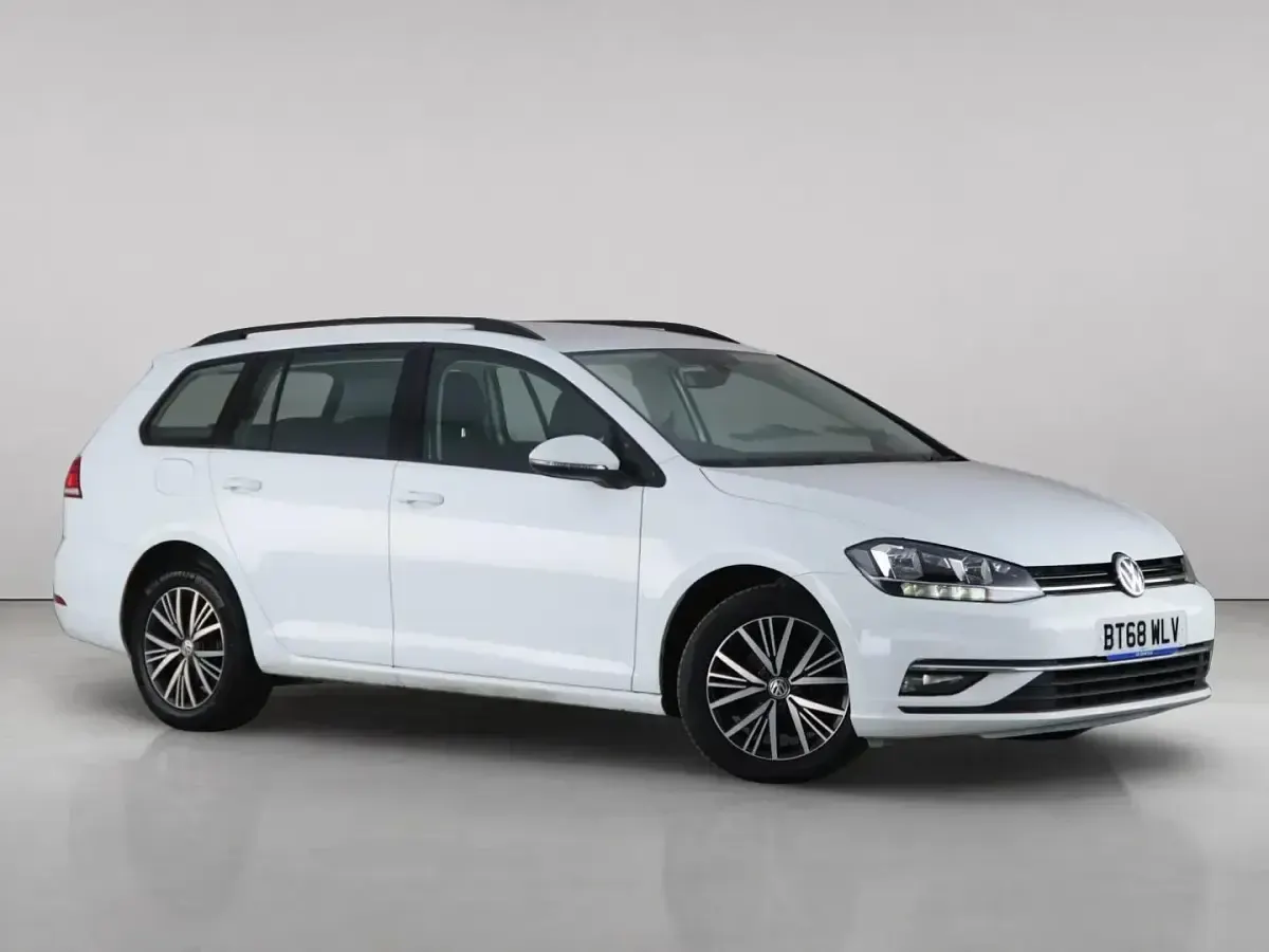 Used VW Golf VII SE 116 HP (85 kW) 2018 Estate