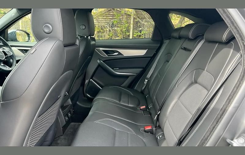 Second-hand Jaguar F-Pace R-Dynamic 204 CP (150 kW) 2024 Gri SUV