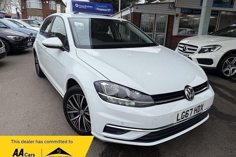 Used VW Golf VII SE 125 HP (91 kW) 2017 White Hatchback