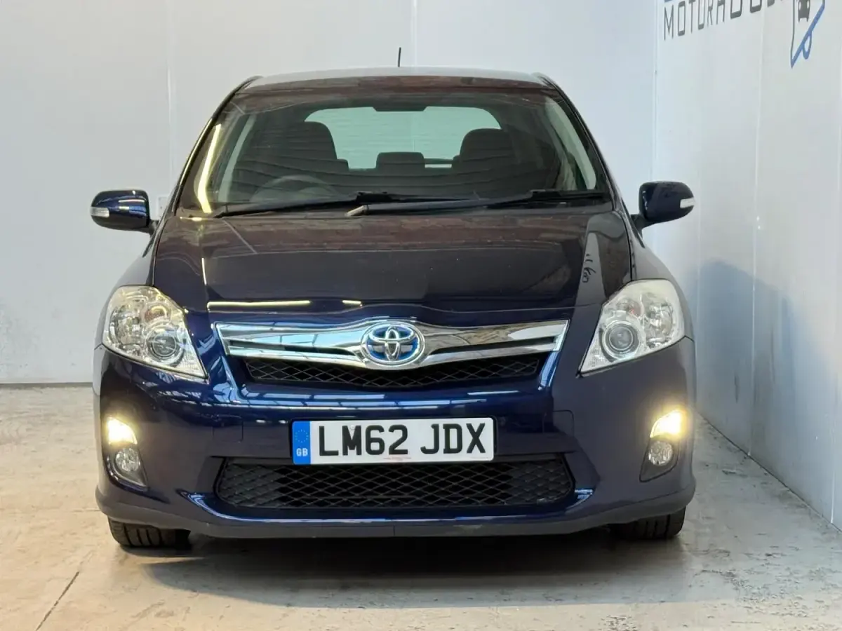 Usado Toyota Auris Hybrid T4 2012 Azul Citadino
