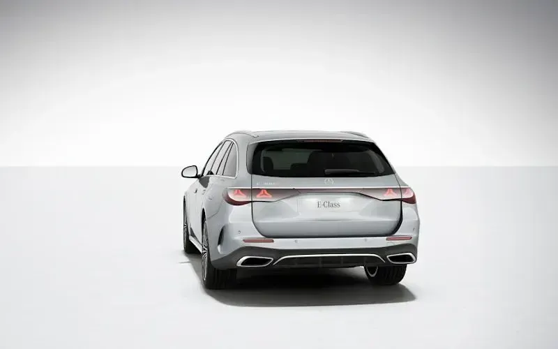 New Mercedes E300 AMG Line Premium Plus 313 HP (230 kW) 2026 Sedan