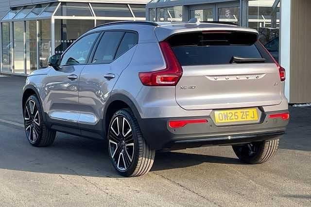 Used Volvo XC40 Ultra 194 HP (142 kW) 2025 Silver SUV