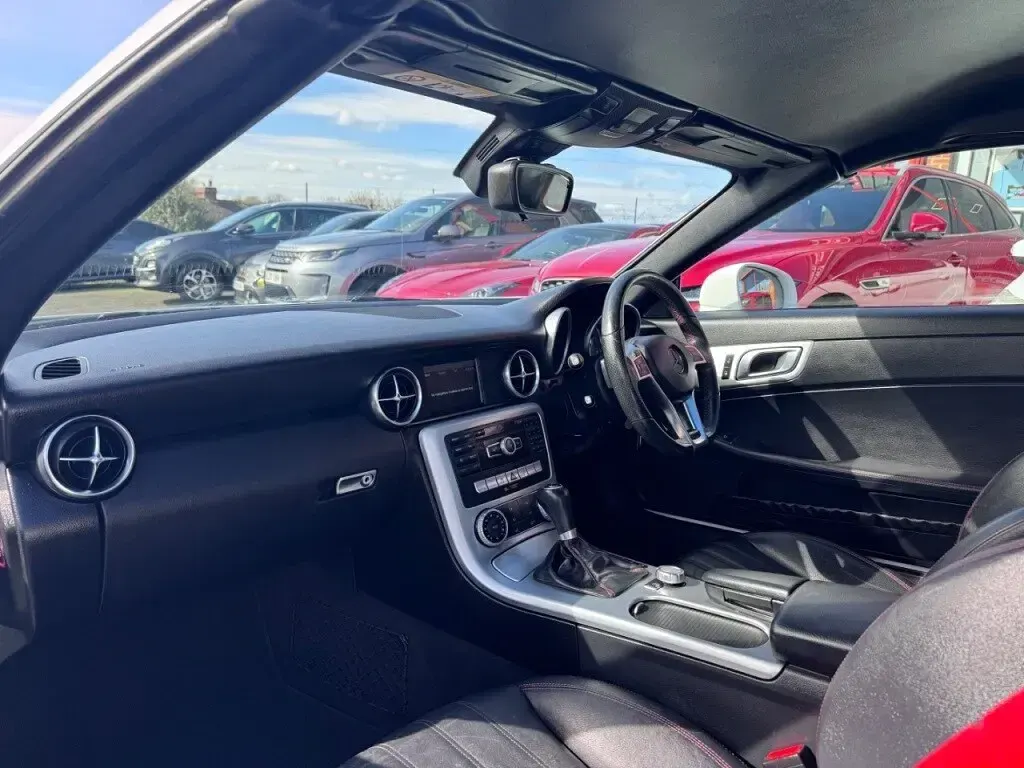 Used Mercedes SLK250 AMG 2015 White Cabriolet