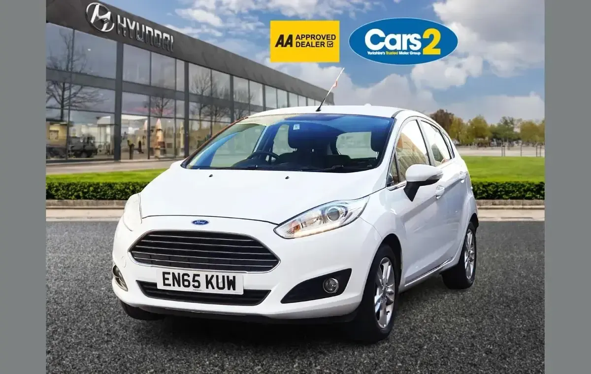 Used Ford Fiesta Zetec 99 HP (72 kW) 2016 White Hatchback