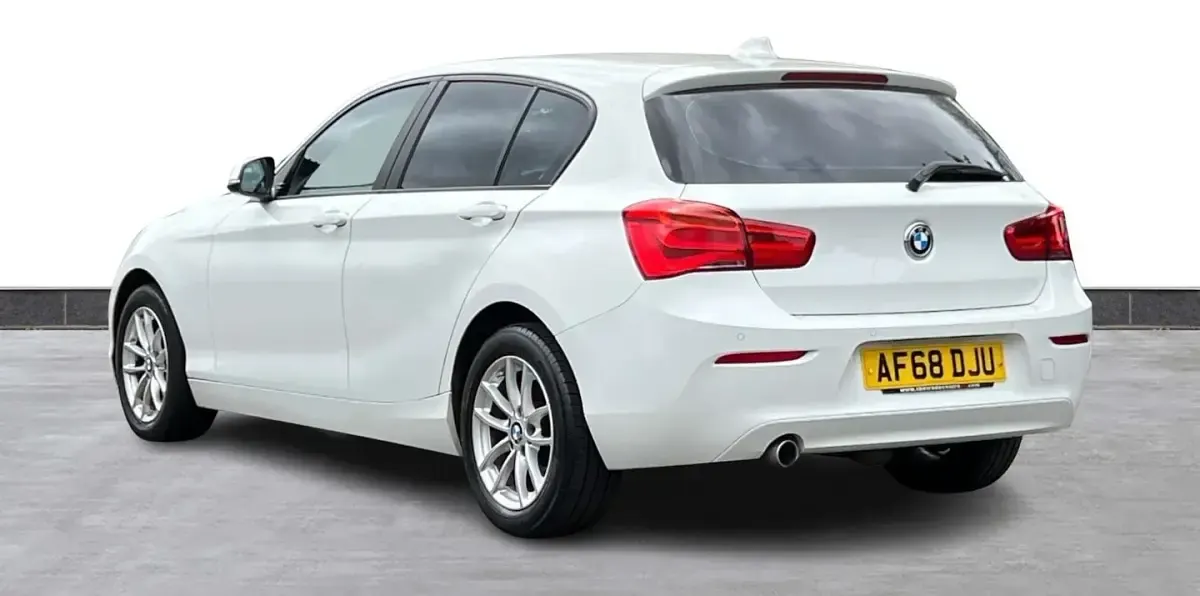 Used BMW 118 Efficient Dynamics 147 HP (108 kW) 2018 White Hatchback