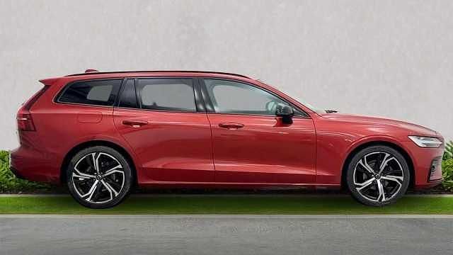 Used Volvo V60 Plus 197 HP (144 kW) 2025 Estate