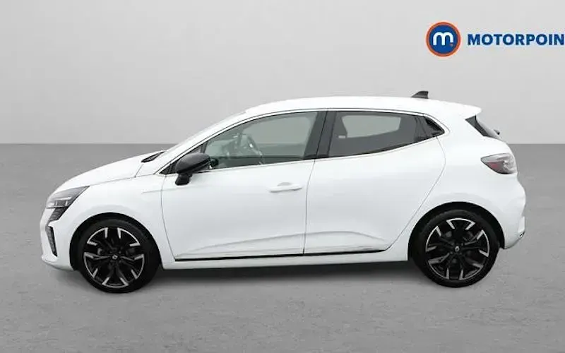 Used Renault Clio Techno 143 HP (105 kW) 2025 Hatchback