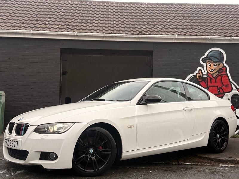 Begagnad BMW 320 M Sport 174 HK (127 kW) 2008 Vit Sportkupé