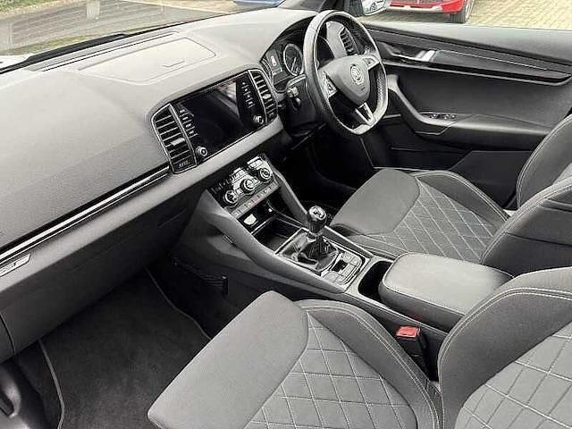Quartz grey metallic Used 2018 Skoda Karoq SUV | £15,295 (A bit pricey) - Image 1/3