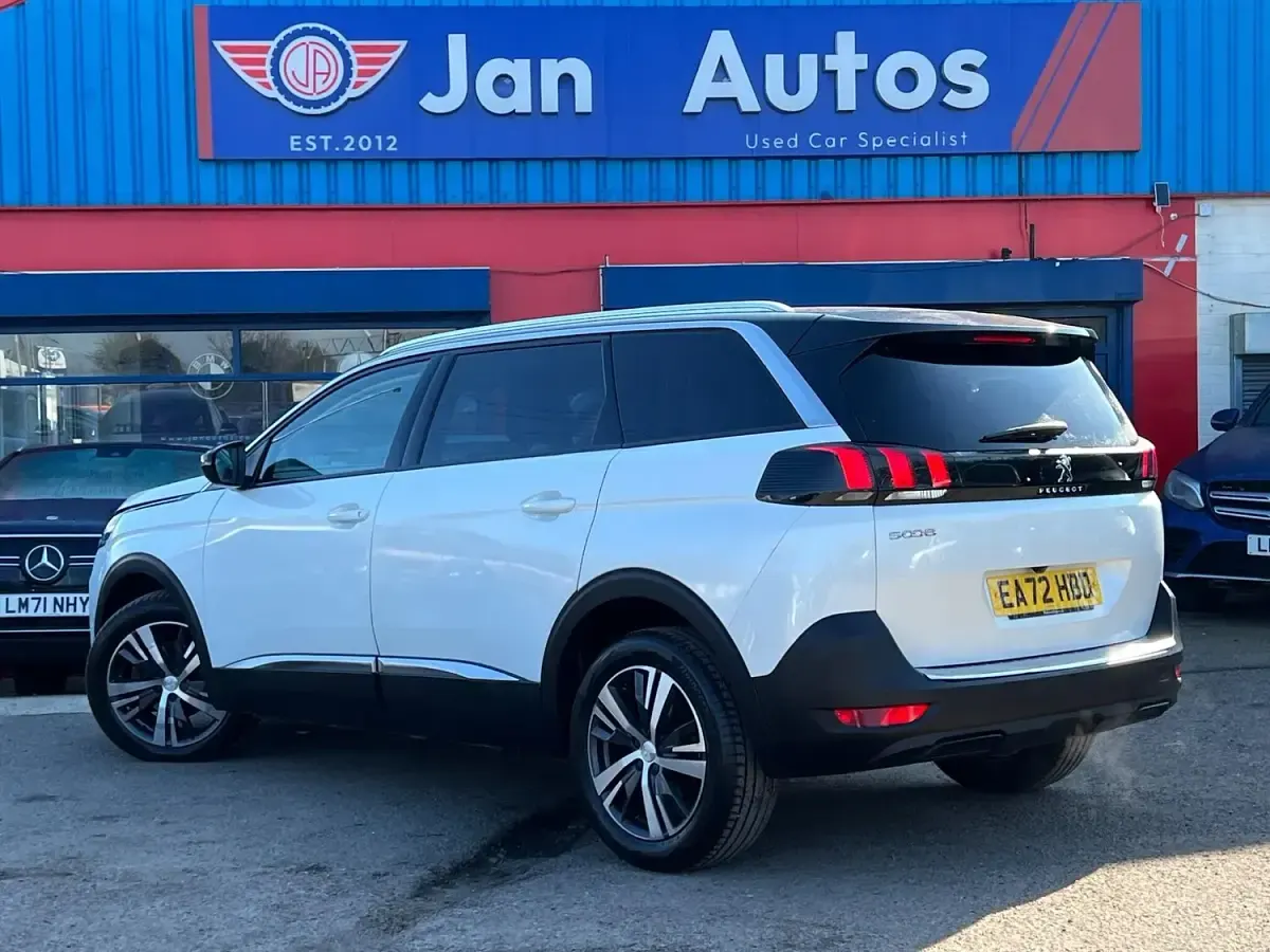 Used Peugeot 5008 Allure+ 2022 White SUV