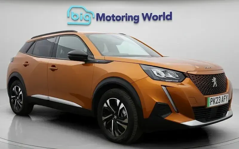 Used Peugeot e-2008 Allure+ 100 kW (136 HP) 2023 SUV