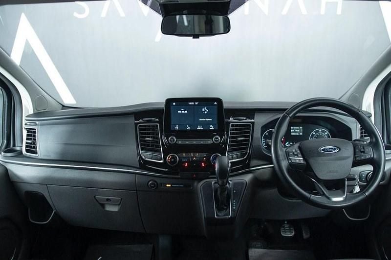 Begagnad Ford Tourneo Custom Titanium 2020 Blå Van