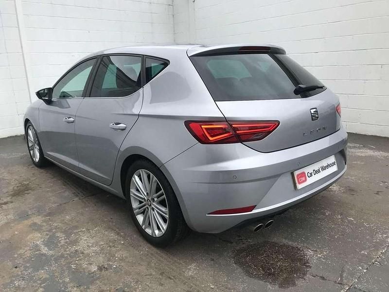 Used Seat Leon XCELLENCE 123 HP (90 kW) 2018 Silver Hatchback