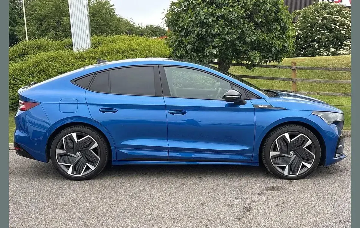 Used Skoda Enyaq iV vRS 219 kW (299 HP) 2023 Race blue metallic SUV