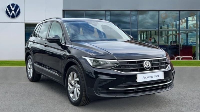 Used VW Tiguan Life 130 HP (95 kW) 2021 Deep black pearl  SUV