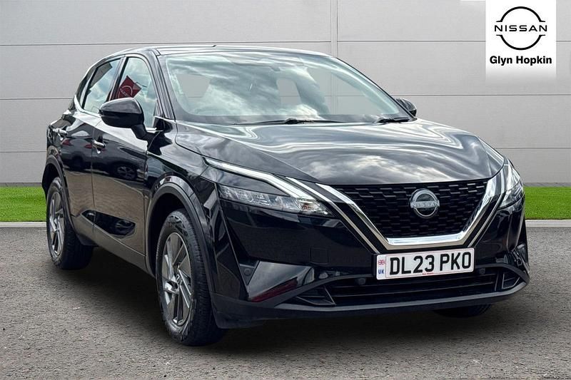 Black Used 2023 Nissan Qashqai Acenta Premium SUV | £20,799 (Fair price) - Image 1/4
