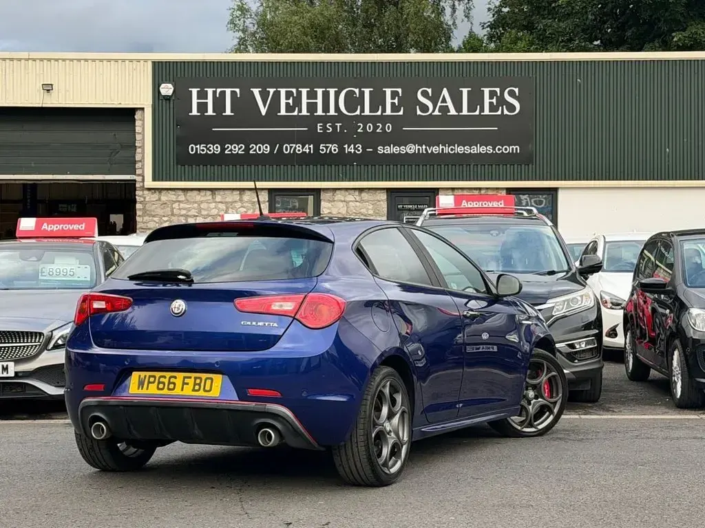 Used Alfa Romeo Giulietta Edizione Speciale 150 HP (110 kW) 2016 Blue Hatchback