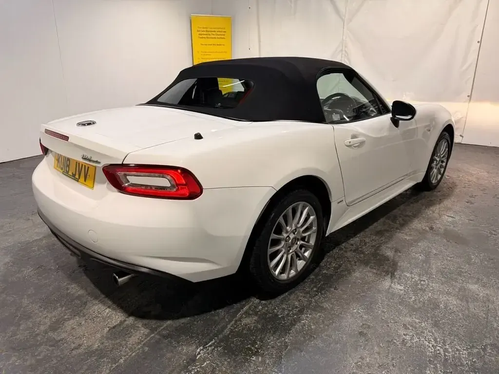 Usado Fiat 124 Spider Classica 140 HP (102 kW) 2018 Branco Cabrios
