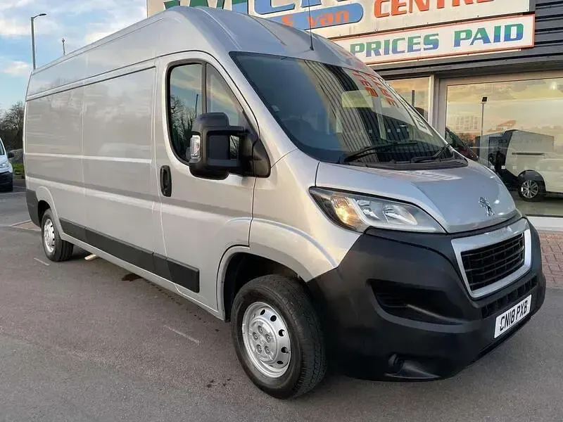 Used Peugeot Boxer 130 HP (95 kW) 2018 Silver Van