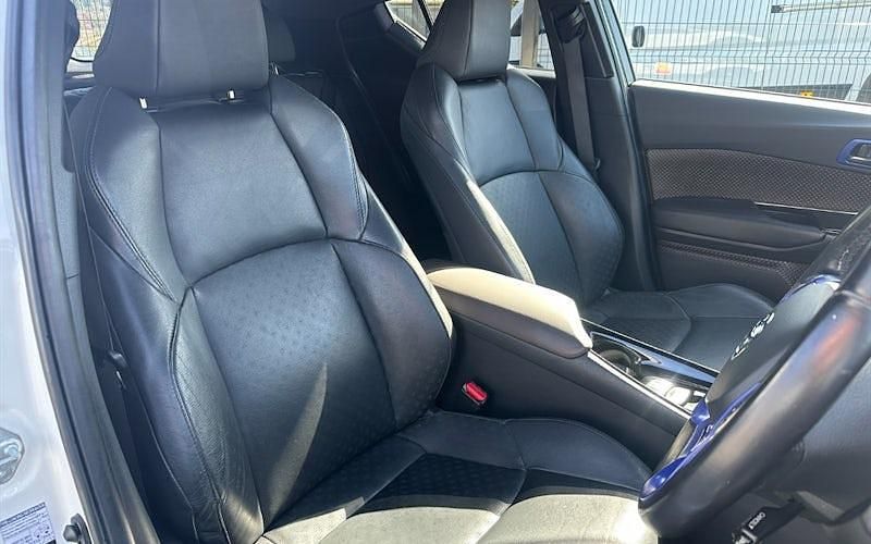 Begagnad Toyota C-HR 122 HK (89 kW) 2018 SUV