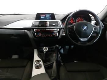 Used BMW 318 Sport Line 136 HP (100 kW) 2018 Silver Sedan