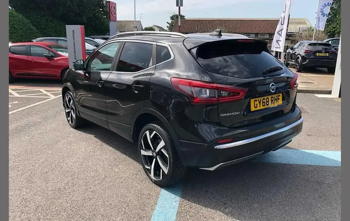 Used Nissan Qashqai Tekna 115 HP (84 kW) 2018 Black SUV