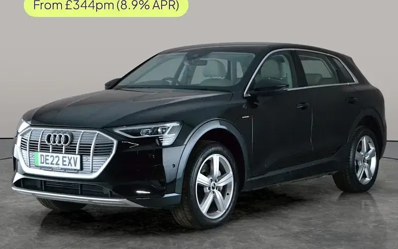 Usado Audi e-tron Comfort 230 kW (313 HP) 2022 Preto SUV