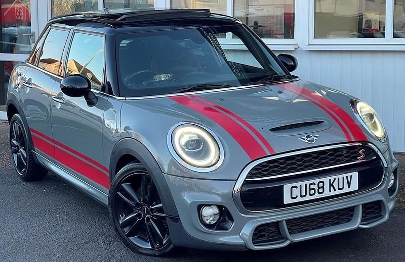 Usado Mini Cooper S Hatch 192 HP (141 kW) 2018 Cinzento Citadino