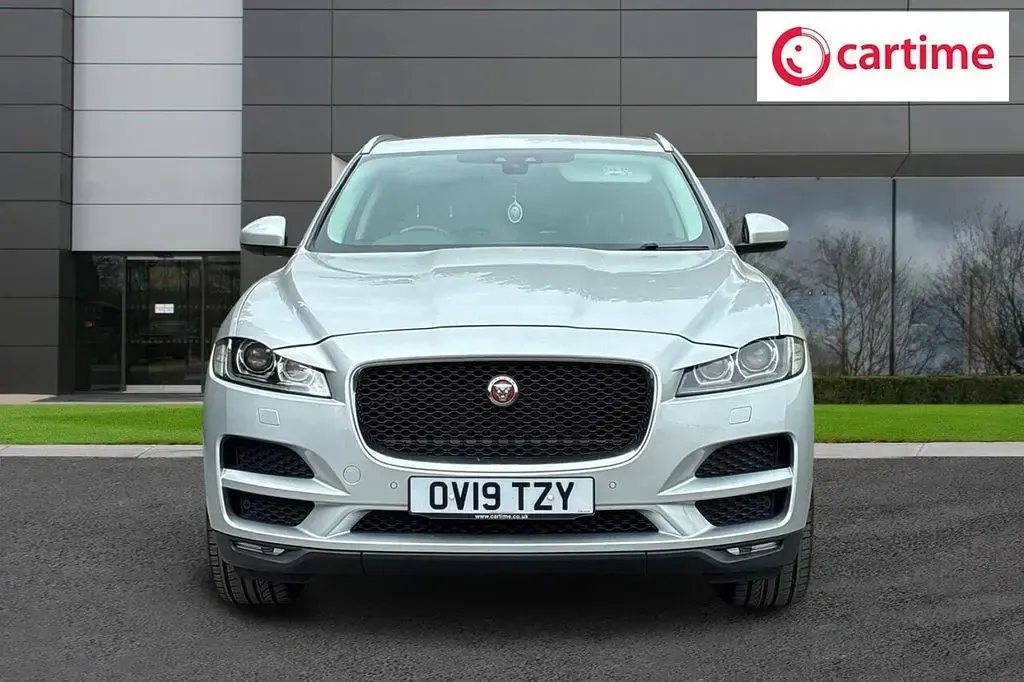 Used Jaguar F-Pace Portfolio 180 HP (132 kW) 2019 Silver SUV