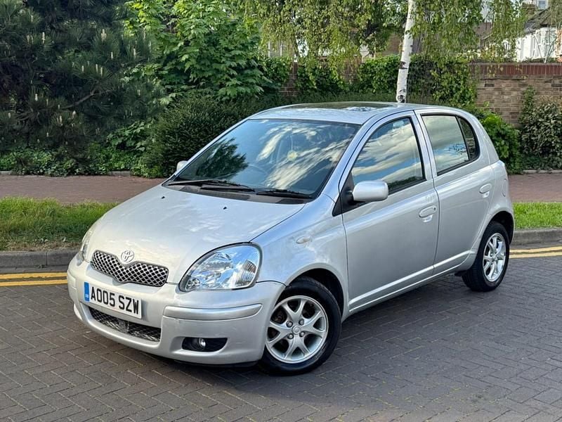 Used Toyota Yaris 2005 Silver Hatchback