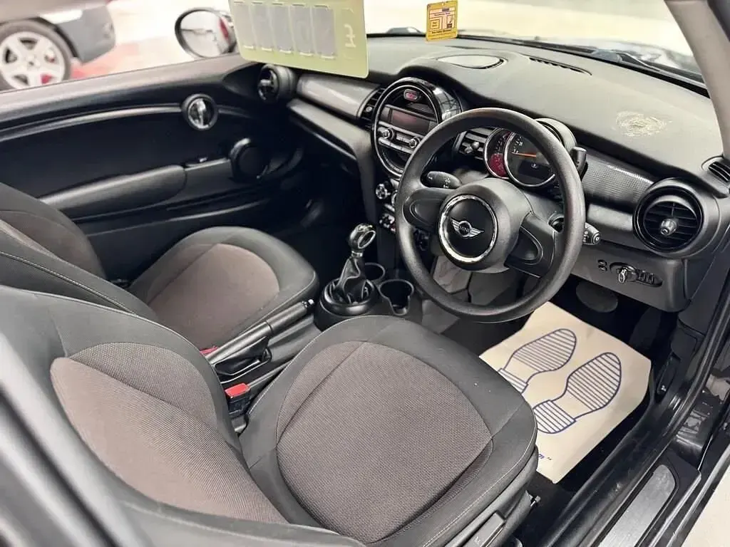Używany Mini Cooper D Hatch 116 KM (85 kW) 2014 Czarny Hatchback