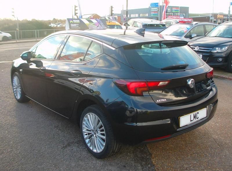 Used Vauxhall Astra Elite 150 HP (110 kW) 2016 Black Hatchback