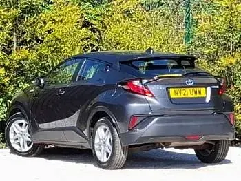 Usado Toyota C-HR 122 HP (89 kW) 2021 Cinzento SUV