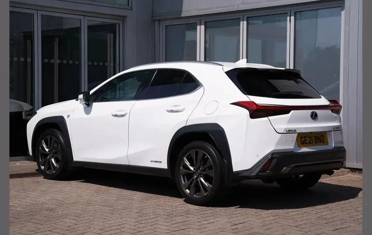 Used Lexus UX 250h Sport Line 180 HP (132 kW) 2021 White SUV