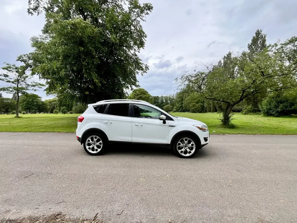 Used Ford Kuga Titanium 163 HP (119 kW) 2011 White SUV