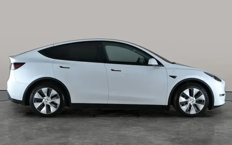 Used Tesla Model Y Long Range AWD 378 kW (514 HP) 2022 White SUV