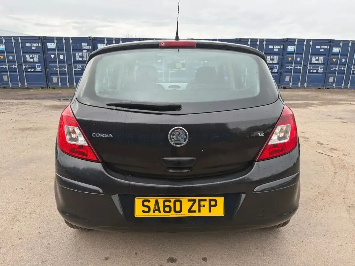 Second-hand Vauxhall Corsa 2010 Negru Hatchback