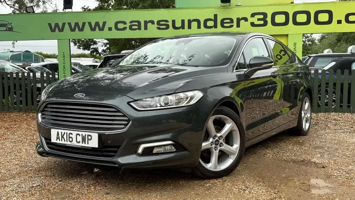 Used Ford Mondeo Titanium 160 HP (117 kW) 2016 Green Hatchback
