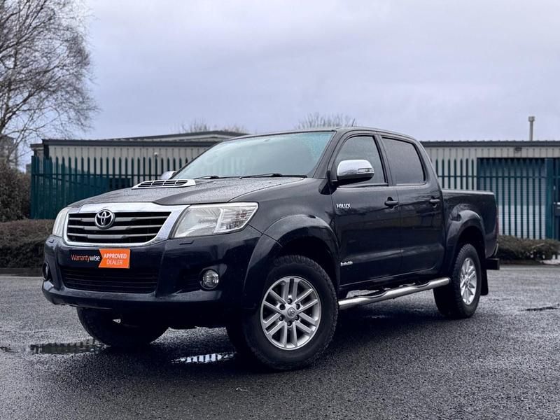Used Toyota HiLux 171 HP (125 kW) 2012 Black Pickup