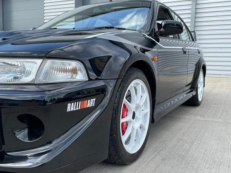 Used Mitsubishi Lancer 2002 Black Sedan