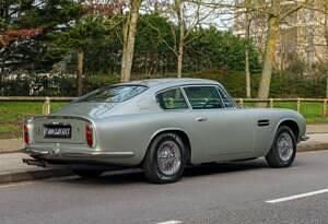 Used Aston Martin DB6 286 HP (210 kW) 1971 Yellow Coupe