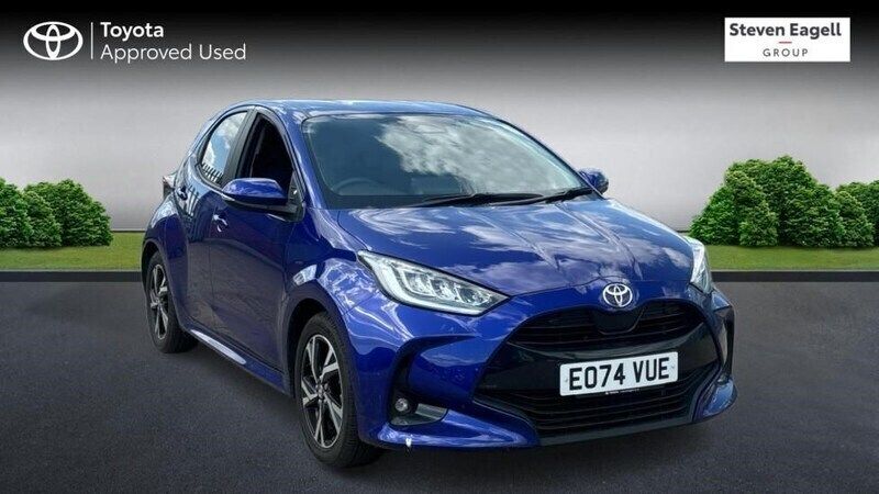 Blue Used 2024 Toyota Yaris Hybrid Design Hatchback | £20,412 (A bit pricey) - Image 1/4